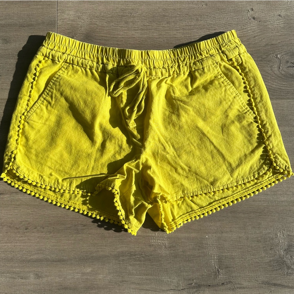Loft Outlet linen/cotton blend short - size XS - 3 inch inseam - bright mustard